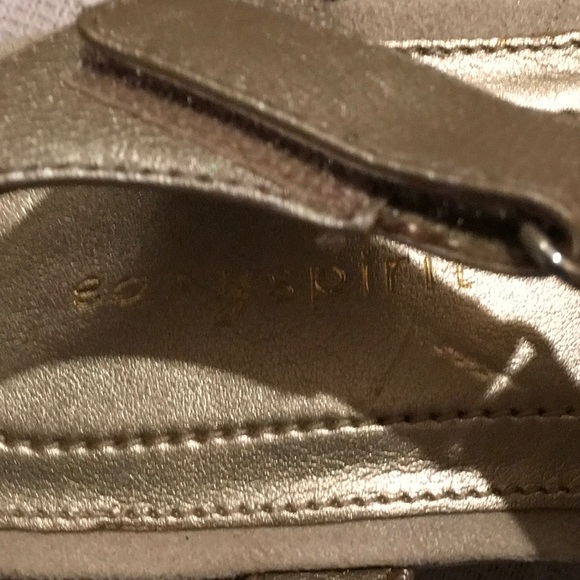 EASY SPIRIT LEATHER SANDAL Sz6W. SILVER W/FLOWERS - Picture 3 of 5